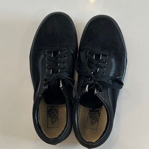 Vans Unisex Classic Black Sneakers